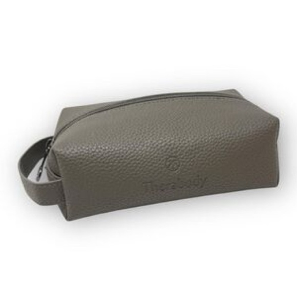 United Polaris - Business Class Therabody Amenity Kit & contents